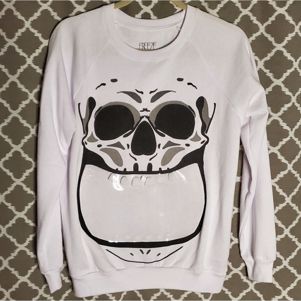 NEW Freeze Skull Pocket Sweatshirt Top S M